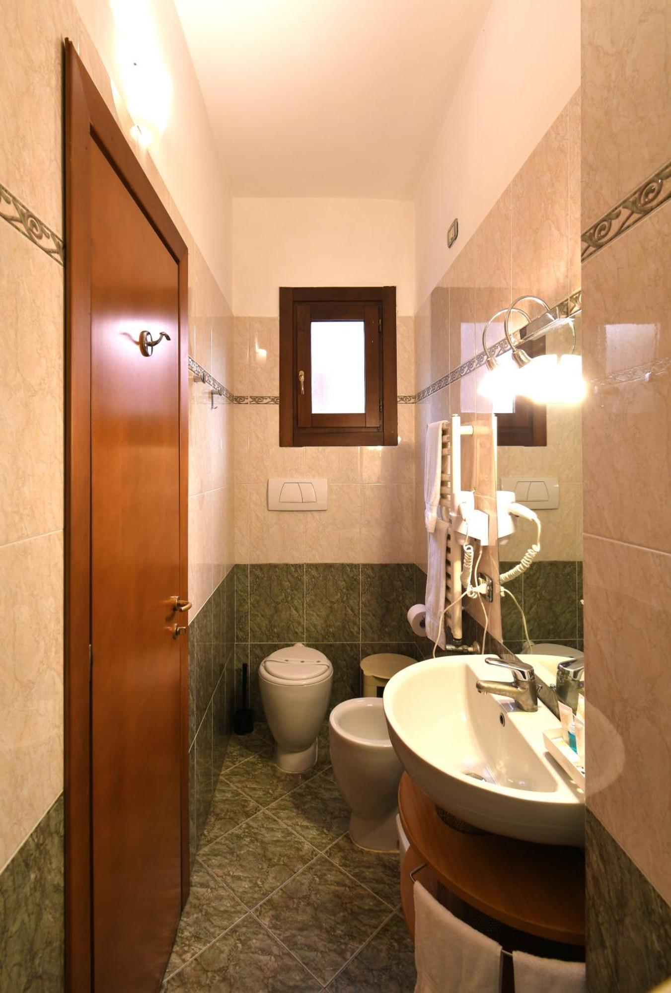 Hotel Cavour Rapallo Ngoại thất bức ảnh