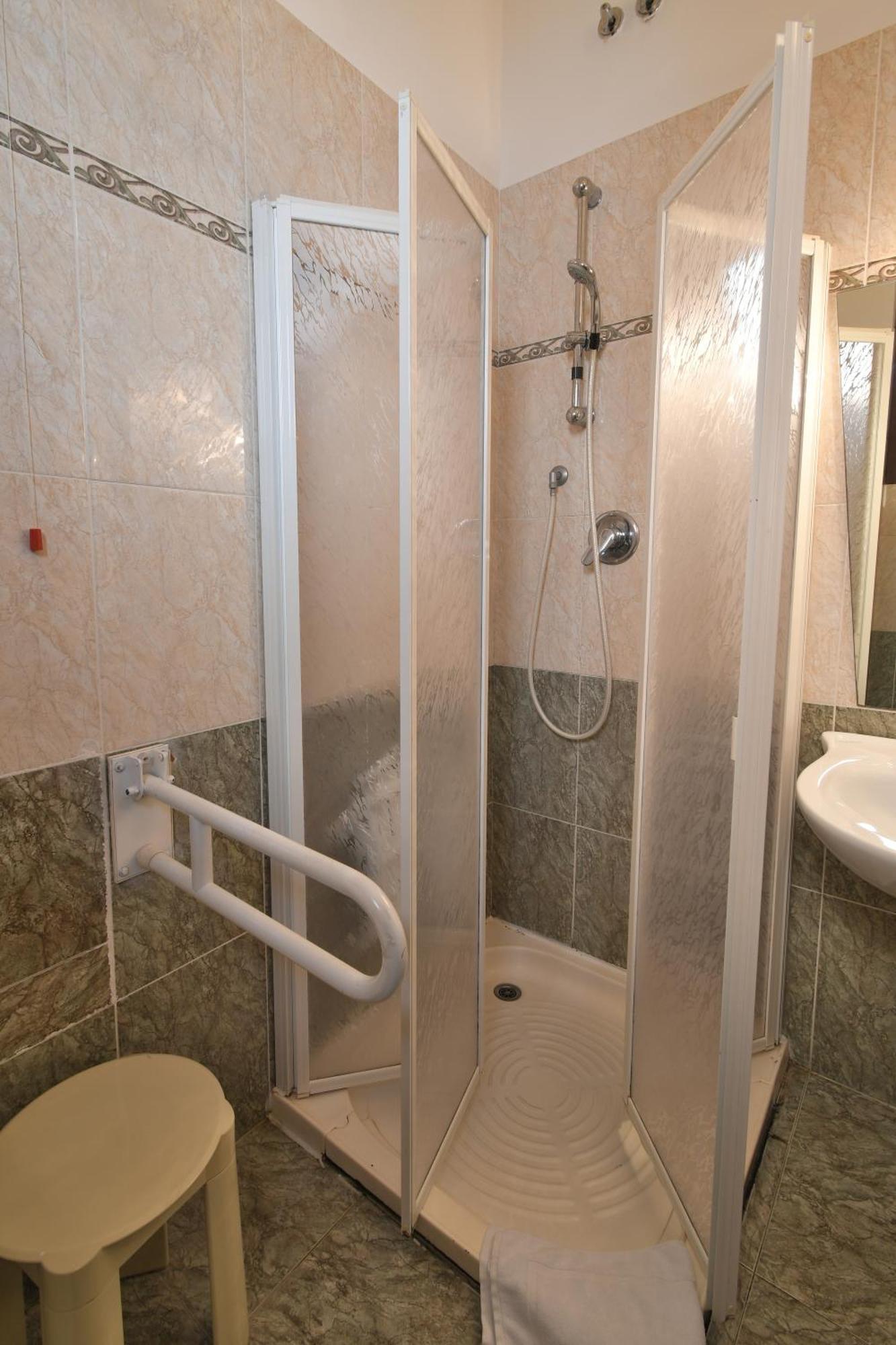 Hotel Cavour Rapallo Ngoại thất bức ảnh